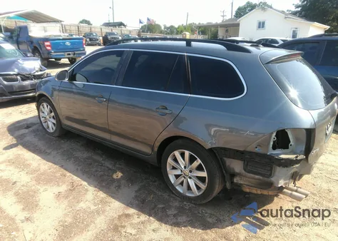 2014 Volkswagen Jetta Sportwagen 2.0L Tdi from USA, damaged, VIN 3VWML7AJ5EM622815